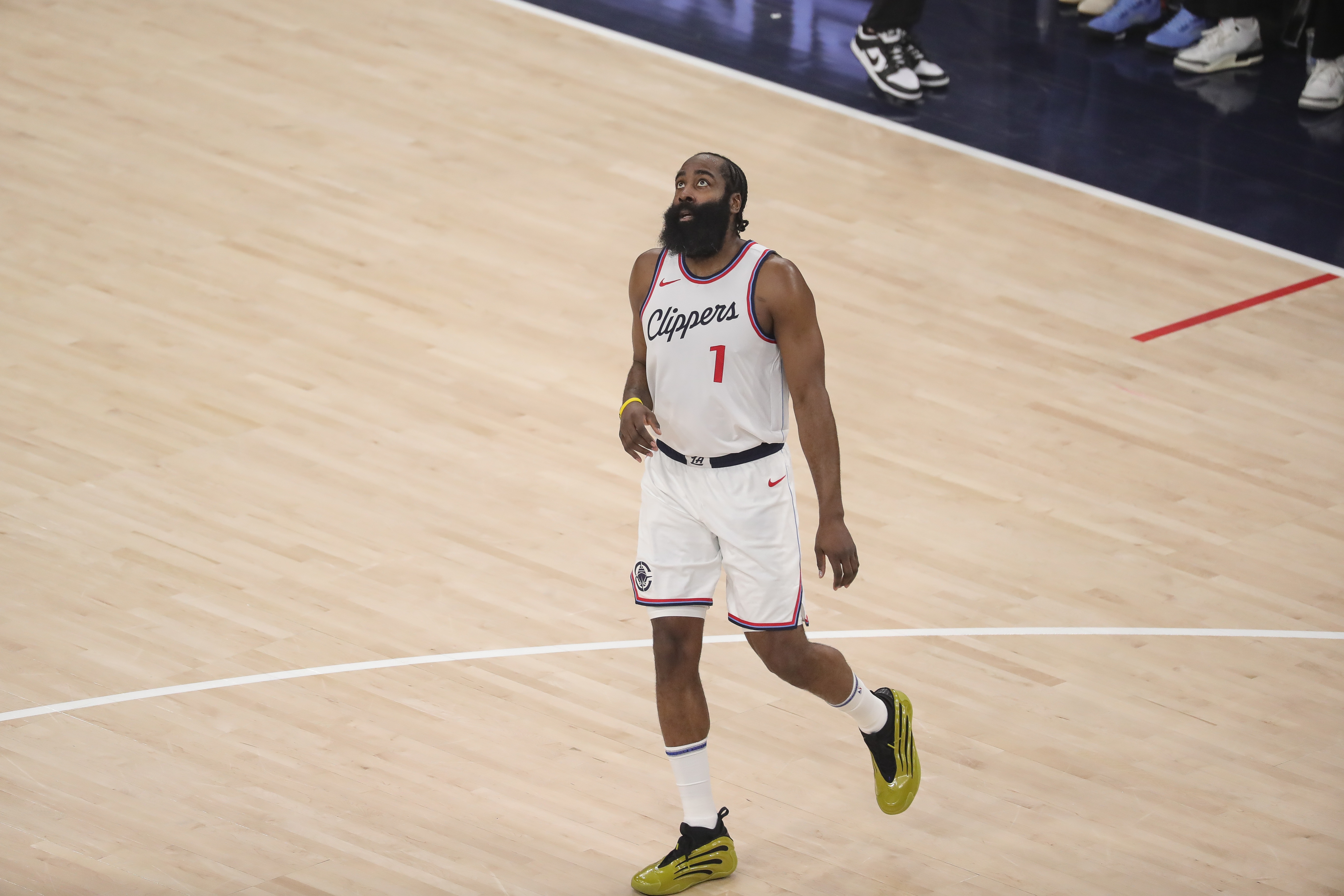 包含哈登迎来三赛季高光表现，皇家马德里球迷沸腾！的词条-爱游戏ayx正规网站